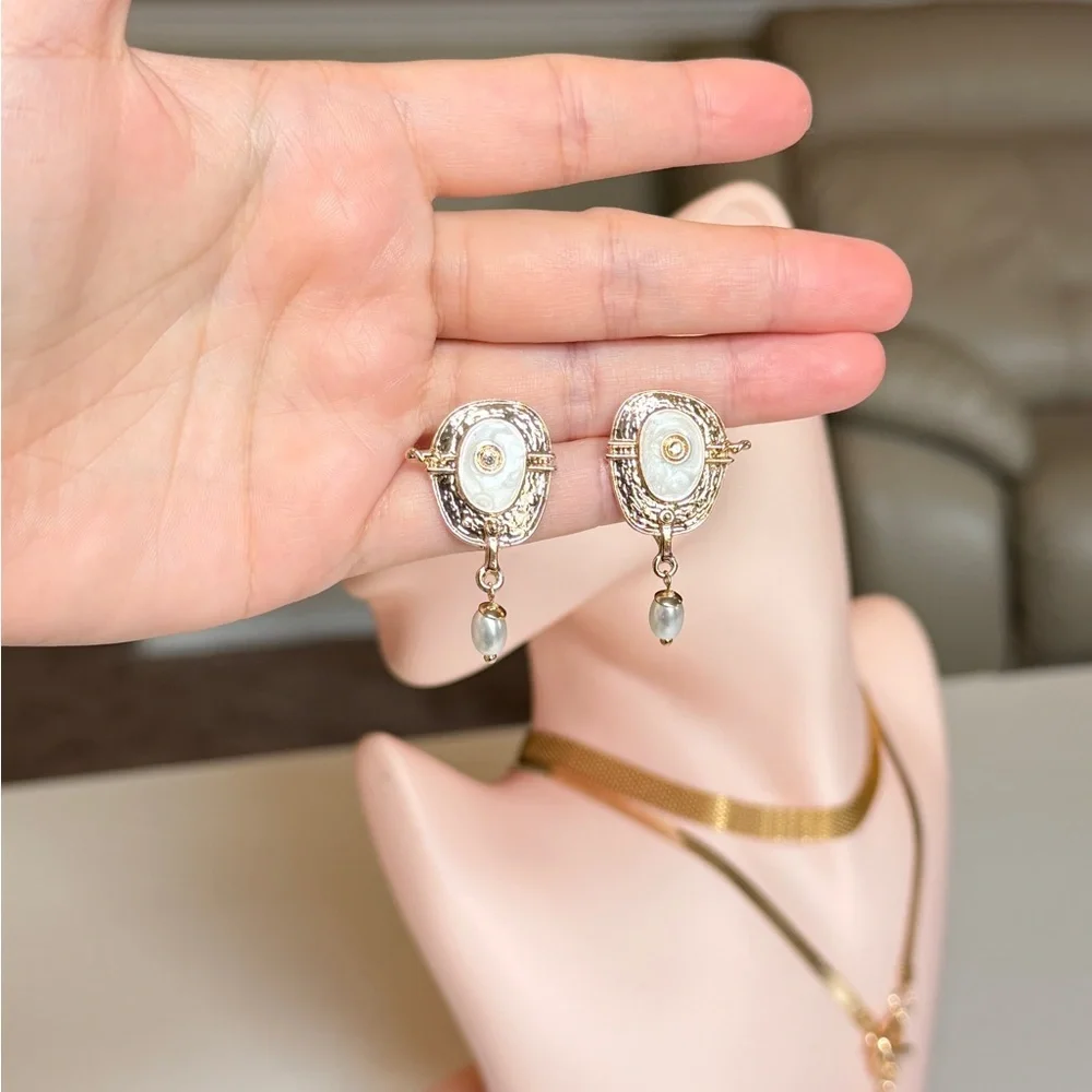 Gold and White Pearl Drop Earrings 💕